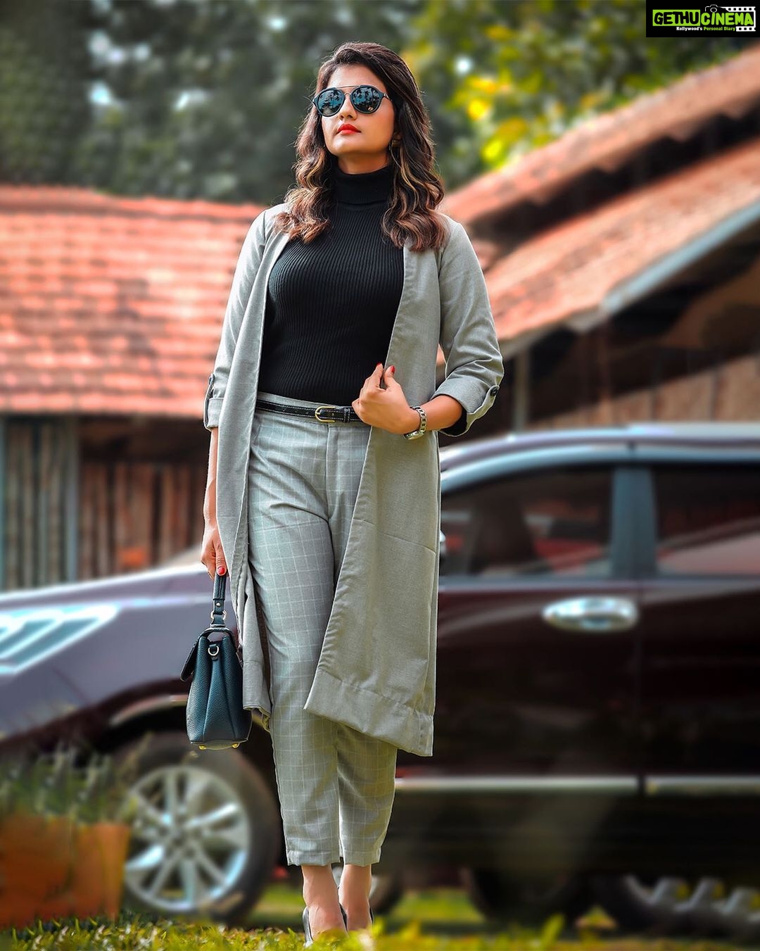 Priyanka Nair Instagram - 😍😍 Photography - @shalupeyad MUA - @jijo_jo_the_makeup_artist Costume - @crezzadesignerstitching - - - #photoshoot#photooftheday#priyanka#priyankanair#mollywood#mollywoodactress#bollywood#tollywood#kollywood#gallery#instaday#instapic#instatime#instapic#instagram