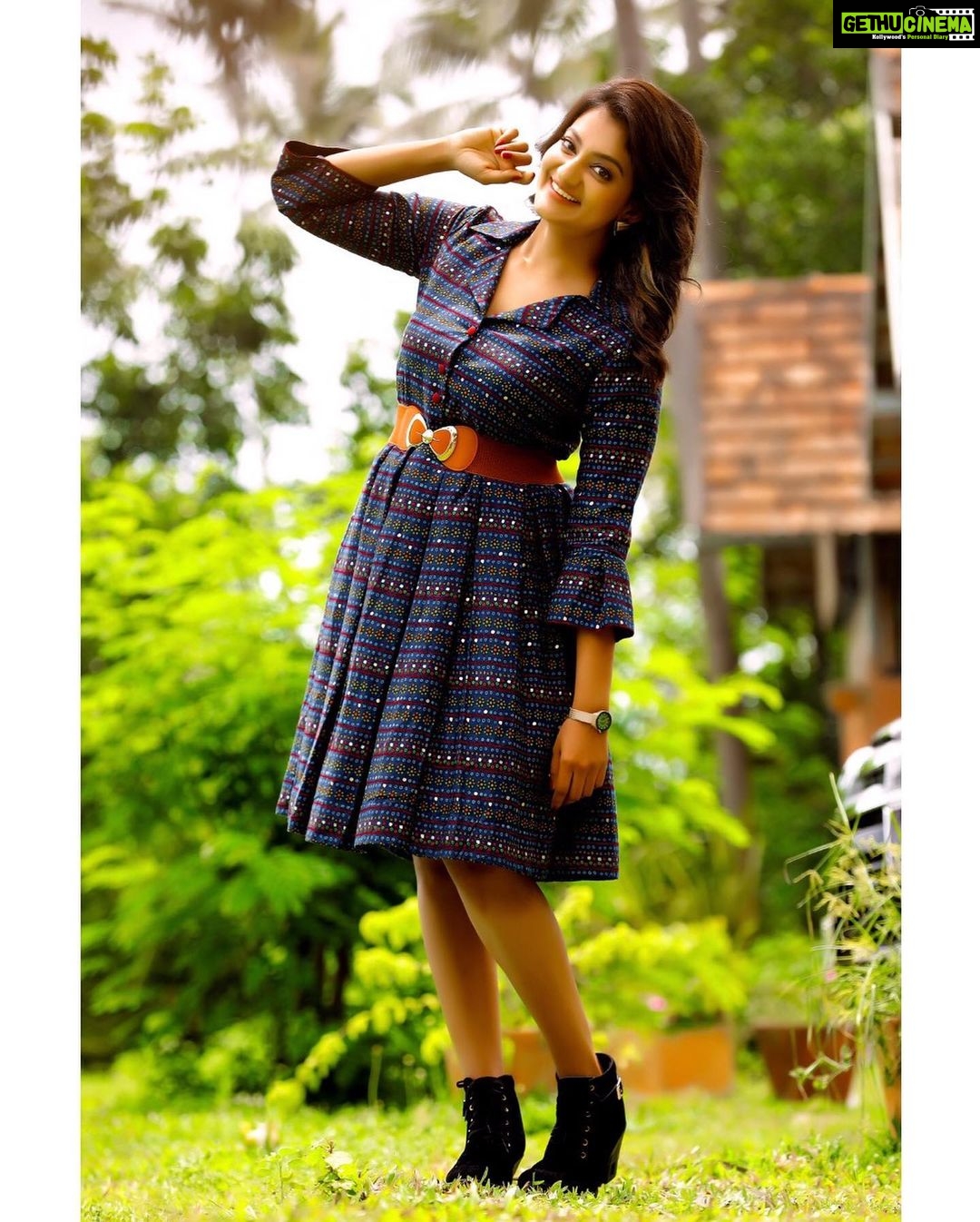Priyanka Nair Instagram - Photography - @shalupeyad MHA - @jijo_jo_the_makeup_artist Costume - @crezzadesignerstitching #photoshoot#priyankanair
