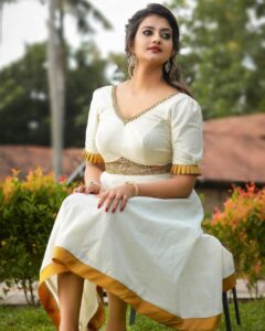 Priyanka Nair Instagram - Shhh.. Photography - @shalupeyad MUA - @jijo_jo_the_makeup_artist Costume - @crezzadesignerstitching
