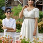 Priyanka Nair Instagram - Celebration 🎉 #onam#priyankanair#appu Photography- @shalupeyad MUA - @jijo_jo_the_makeup_artist Costume - @crezzadesignerstitching - - - #photoshoot#onam#kerala#festival#trivandrum#priyanka#traditional#traditionalwear#actor#trivandrum#malluwood#bollywood#kollywood#tollywood#hollywood#sandalwood#tollywood#momson#instapic#huda#hudabeauty#instadaily#instagram