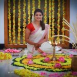 Priyanka Nair Instagram - Let us celebrate this harvest festival with high spirits and great zeal. Wishing everyone Happy Onam.🌸 #happyonam