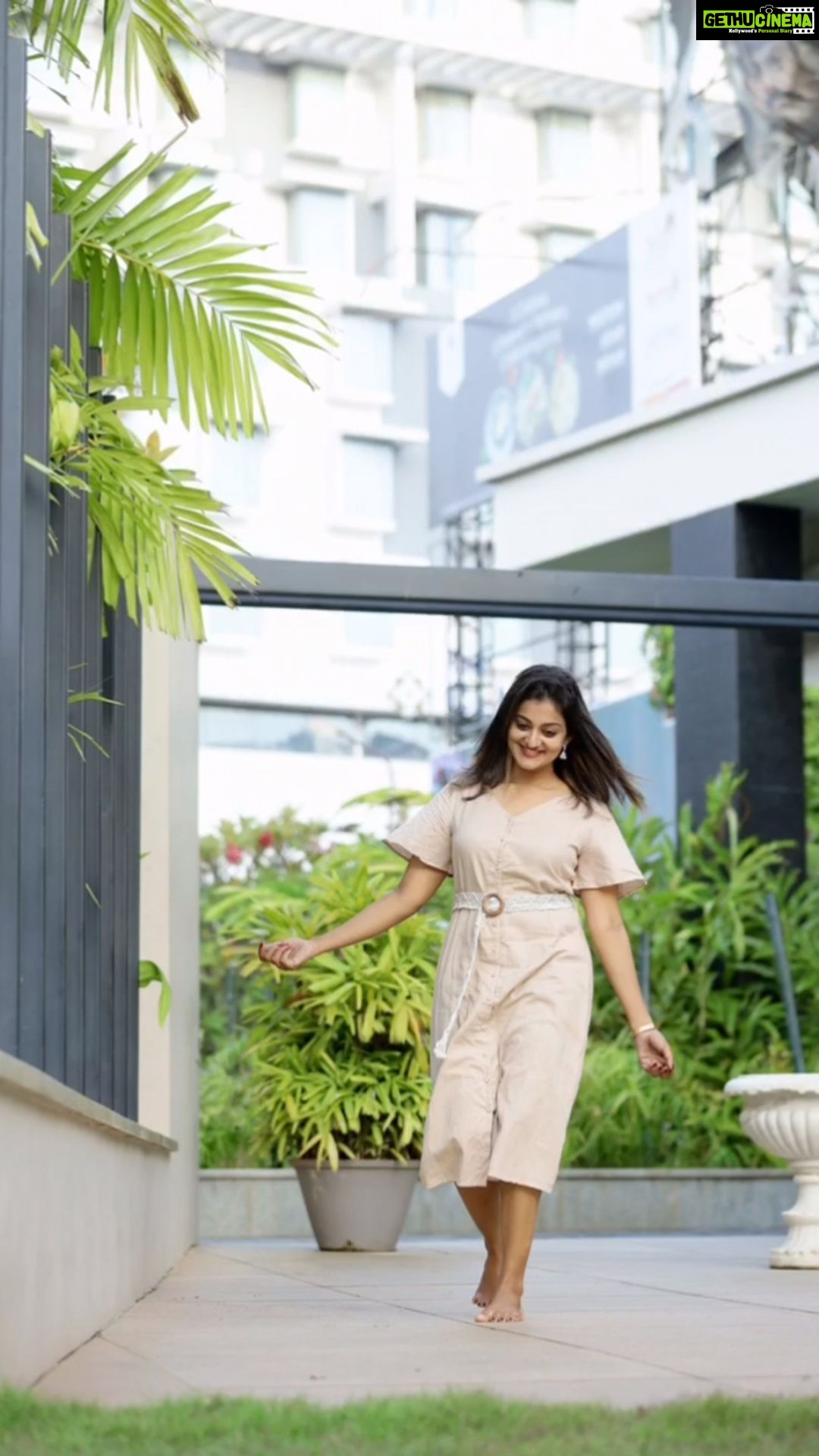 Priyanka Nair Instagram - Unnodu naan iruntha ovvoru mani thuliyum ❤️ #reels#arrahman#iruvar#maniratnam#aravindswami#tabu#prakashraj#priyankanair#unnodunaanirunthaovvorunodiyilum 😍😍😍