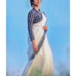 Priyanka Nair Instagram – ഉത്രാടദിന ആശംസകൾ 🌼🌸
Photography – @shalupeyad 
MUA – @jijo_jo_the_makeup_artist 
Costume – @kasavumall @crezzadesignerstitching 
.
.
.
. 
#uthradam#festivalday#photoshoot#priyankanair#kerala#onam#malayalee#saree#actress#trivandrum#insta#instapic#instagram