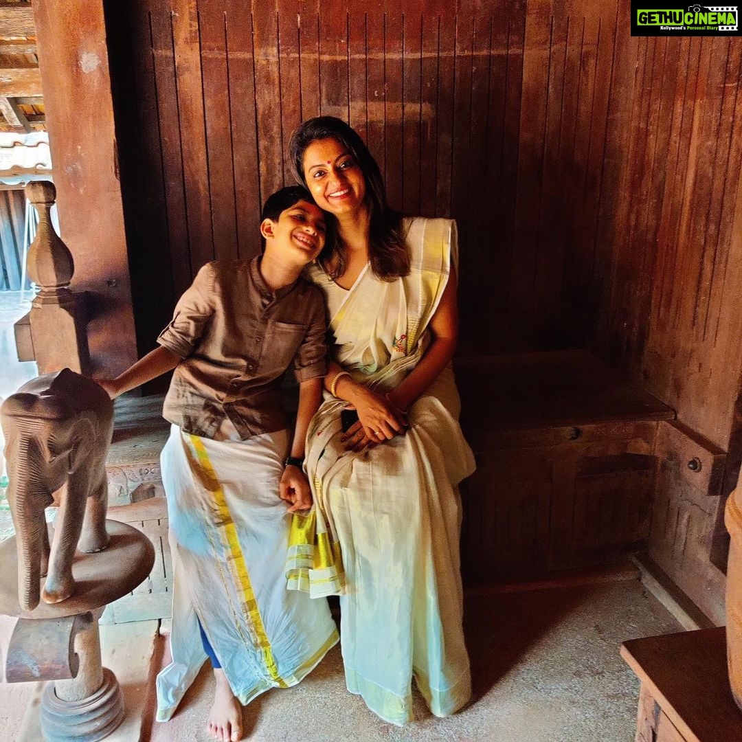Priyanka Nair Instagram - At Charithramalika ,Amaravila Trivandrum 😍 @dhanyasanalk @peanut.can.die #appu