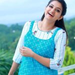 Priyanka Nair Instagram - Happiness is the secret to all beauty .There is no beauty without happiness. ☺️ Photography - @sivansreepranav - - - #happiness#photography#priyankanair#goodvibes#naturelover#instagram