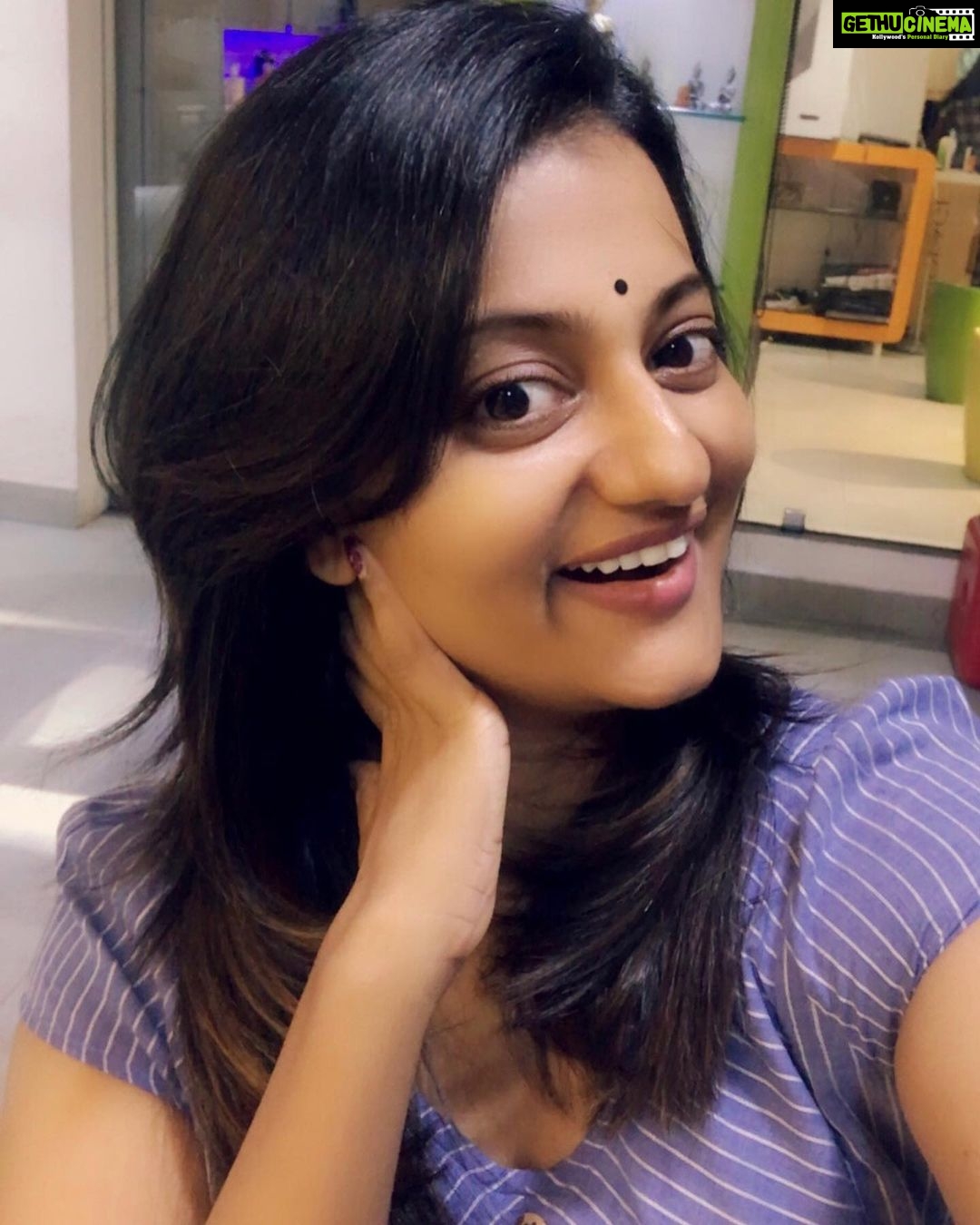 Priyanka Nair Instagram - When life doesnโt allow you to change anything else, get a ๐โโ๏ธ๐ # Lockdowntime#newhaircut#lifeisbeautiful Fair International Hair Studio