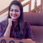Priyanka Nair Instagram - Thank you @igearasia for this amazing Wooden Portable Soundbar 🎼🎼😍😍🎼 🎼 🎼 #igearasia#nehakakkar#music#musiclover#priyankanair