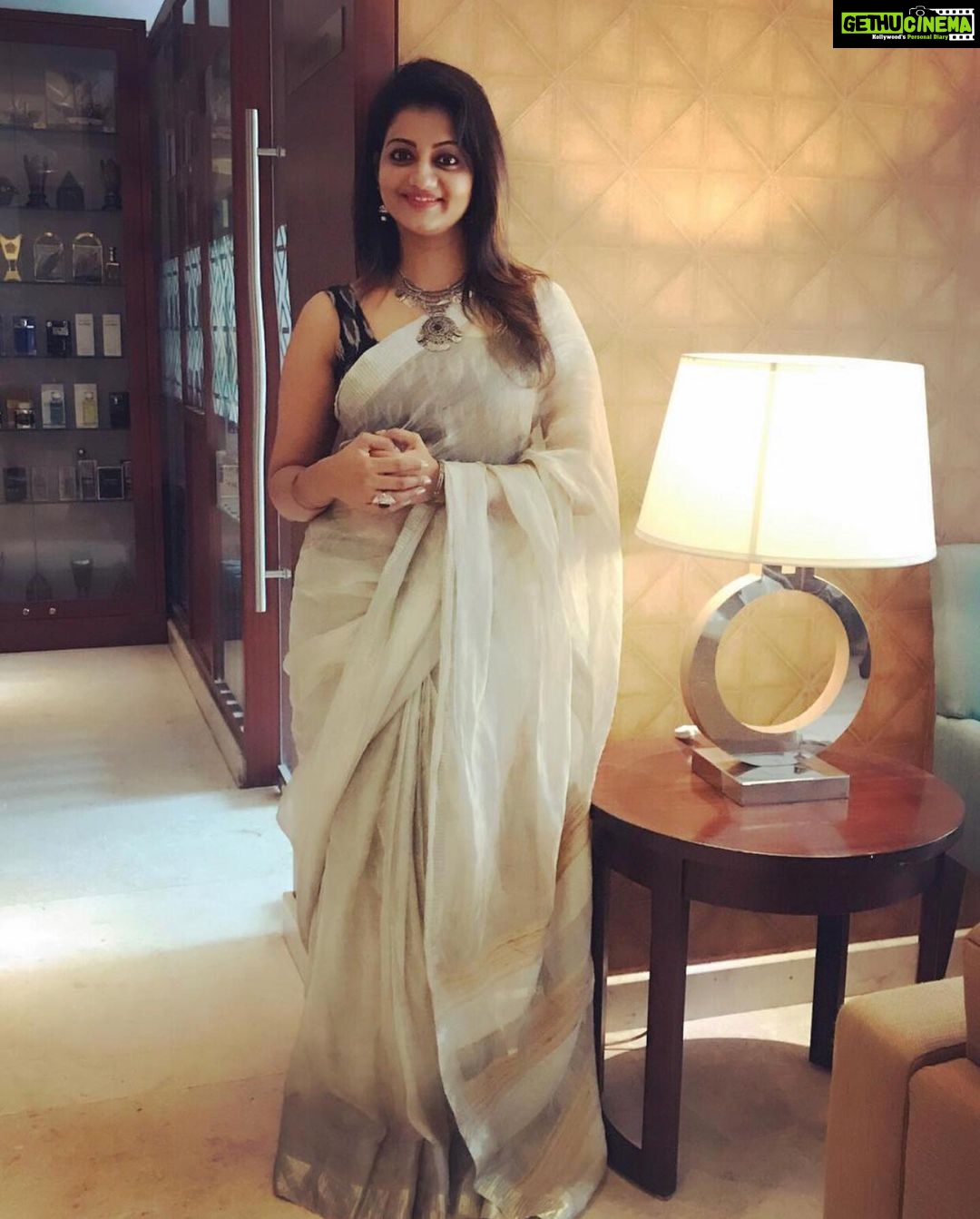 Priyanka Nair Instagram - Morning vibe ♥️ Styling by @elsamma_johnson