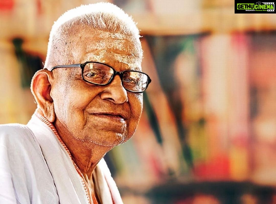 Priyanka Nair Instagram - മലയാളത്തിന്റെ മഹാകവിക്ക് പ്രണാമം 🙏Renowned poet Akkitham Achuthan Namboothiri Passes away . #rip#akkitham