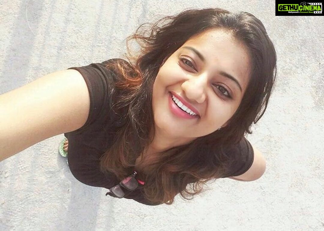 Priyanka Nair Instagram - 🦋🦋🦋 The world always looks brighter from behind a smile 😊 🎼 🎼 🎼 #happiness#peace#overwhelmed#lovetheuniverse#selflove#instaday#instasmile#instapic#priyanka#priyankanair#covidtimes#insta#instagram#actor#actress#mallu#kerala#trivandrum#madrasi#instagram