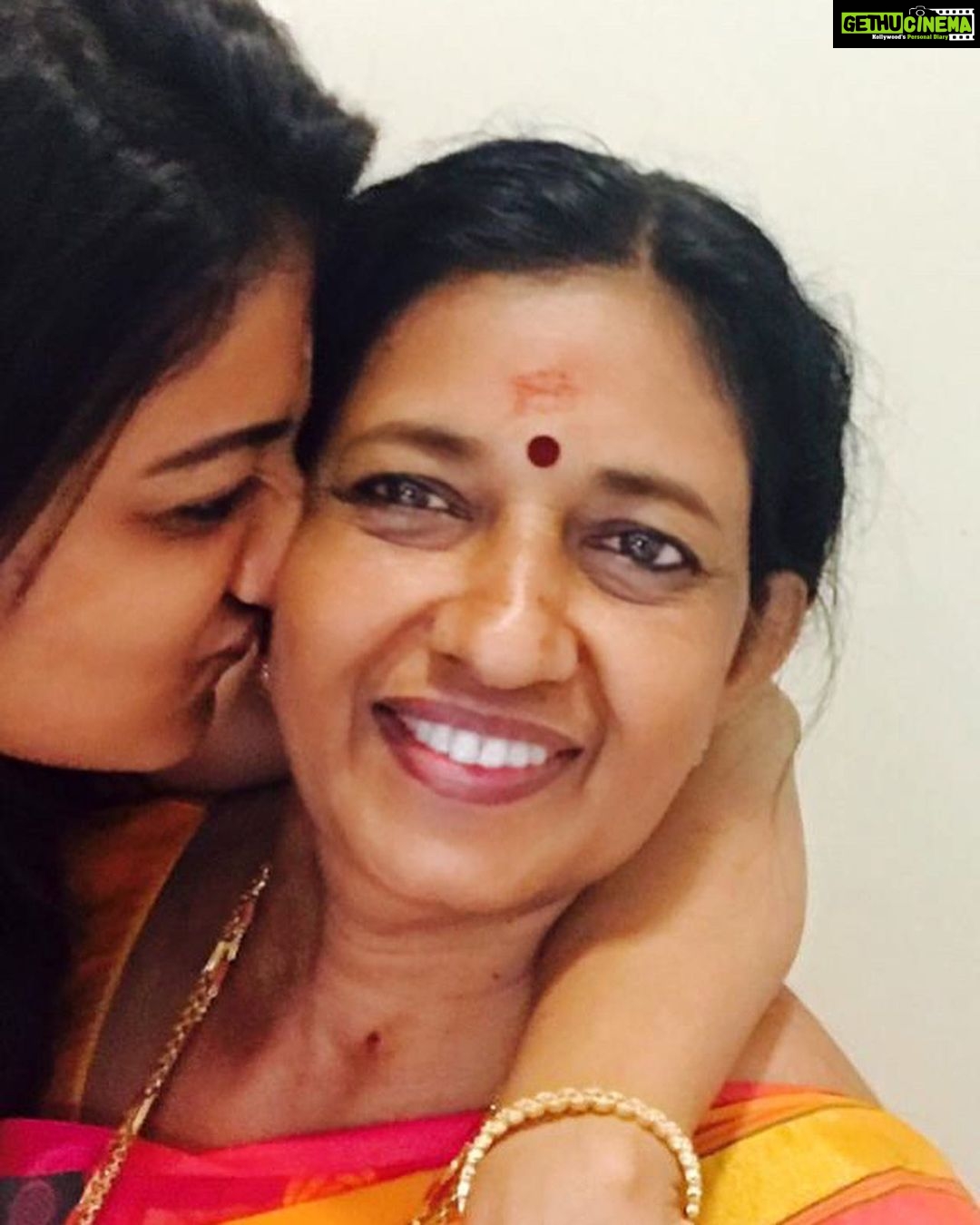Priyanka Nair Instagram - Mine ❤️ Happy Birthday Ammaa 😘😘 #happbirthdayamma @ponnammamuraleedharan