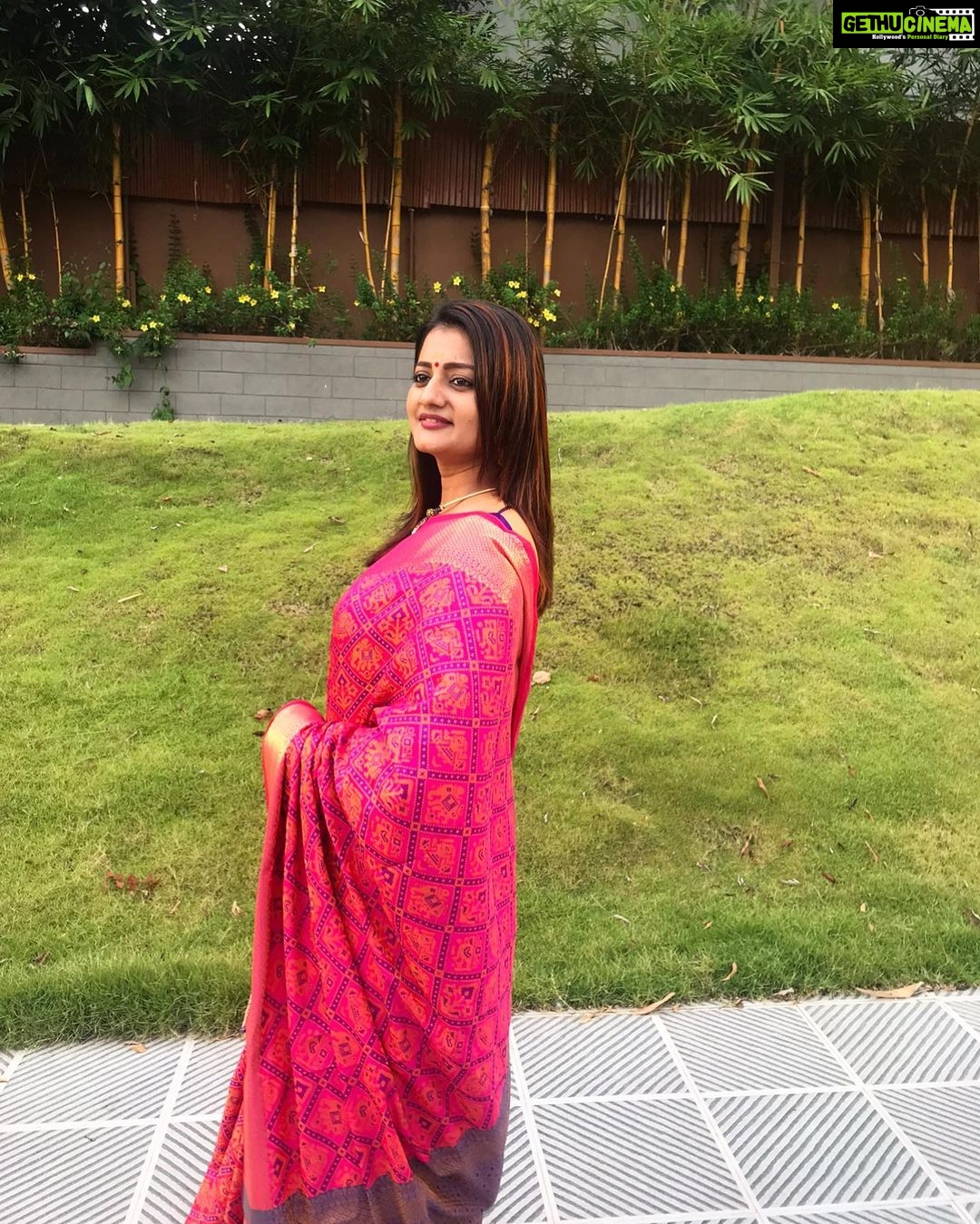 Priyanka Nair Instagram - “The purpose of our lives is to be happy “- Dalai Lama - - - - - #happiness#goodday#festivelmood#tobehappy#morningmotivation#kerala#trivandrum#priyankanair#actress#southindian#actress#bollywood#kollywood#tollywood#instaday#insta#instapic#instatime
