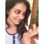 Priyanka Nair Instagram – മൈലാഞ്ചി പെണ്ണ് 🍃
#nostalgia#mehandi#mailanji#lovethesmell