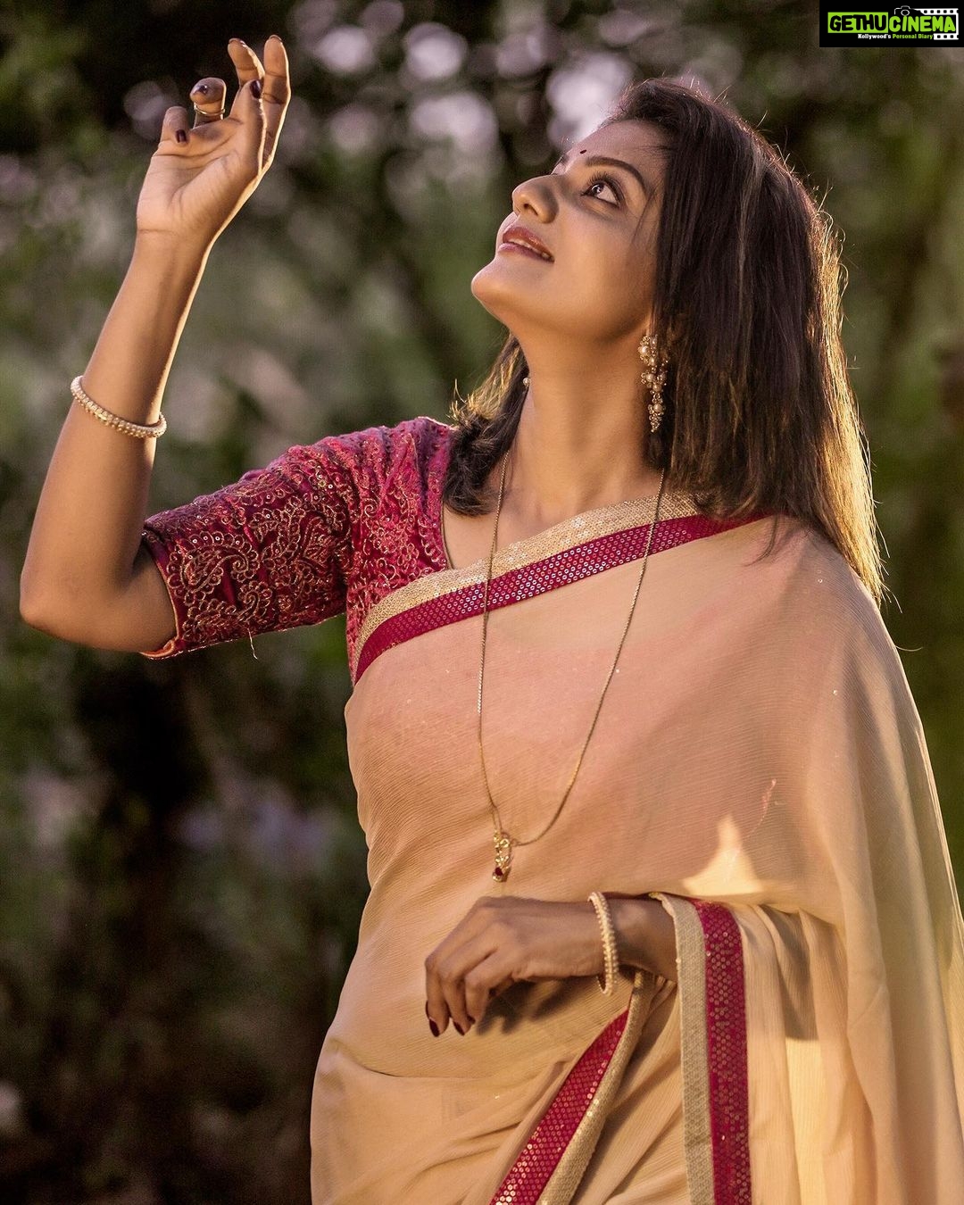 Priyanka Nair Instagram - Passion✨ 📸 @tanu.balak MUA - @_sumathefacechanger_ Colouring by @vineethvasudev_photography - - - #sareeshoot#photography#priyankanair#instapic#instagram