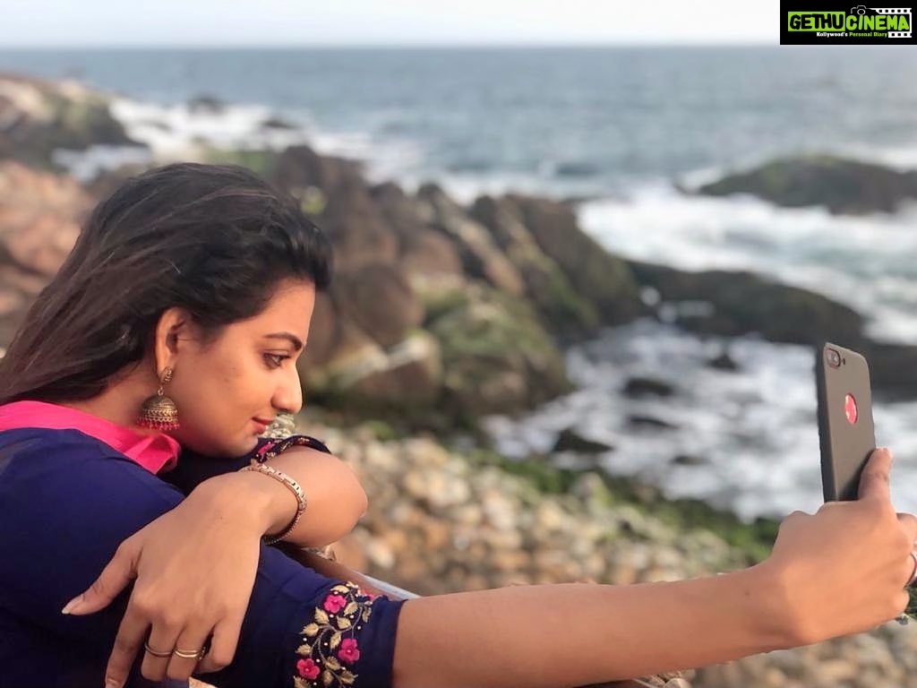 Priyanka Nair Instagram - കടലിന്നഗാധമാം നീലിമയിൽ..