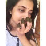 Priyanka Nair Instagram - മൈലാഞ്ചി പെണ്ണ് 🍃 #nostalgia#mehandi#mailanji#lovethesmell
