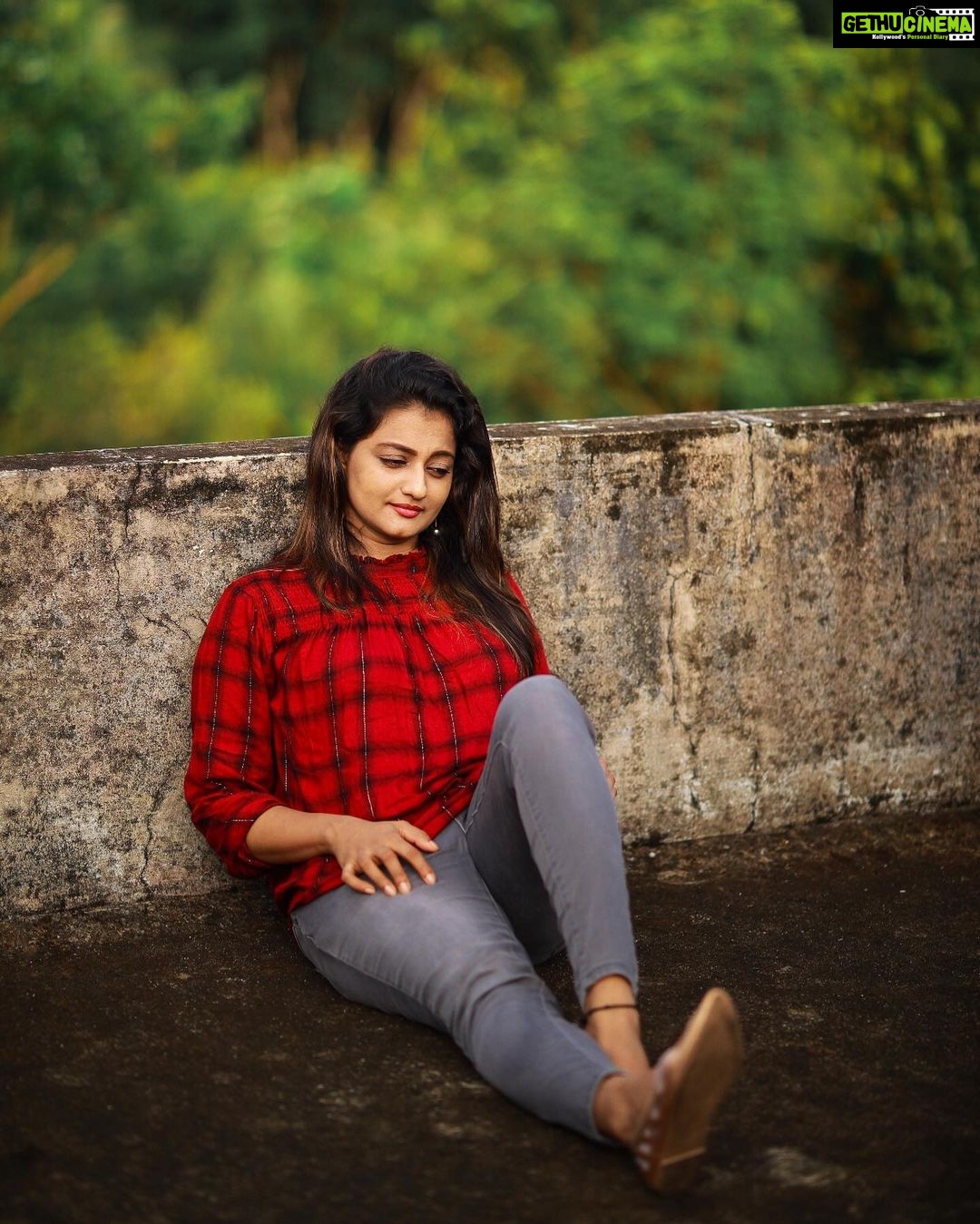 Priyanka Nair Instagram - In three words I can sum up everything I’ve learned about life: it goes on. - Robert Frost #favoritequote#robertfrost#life#goeson#behappy