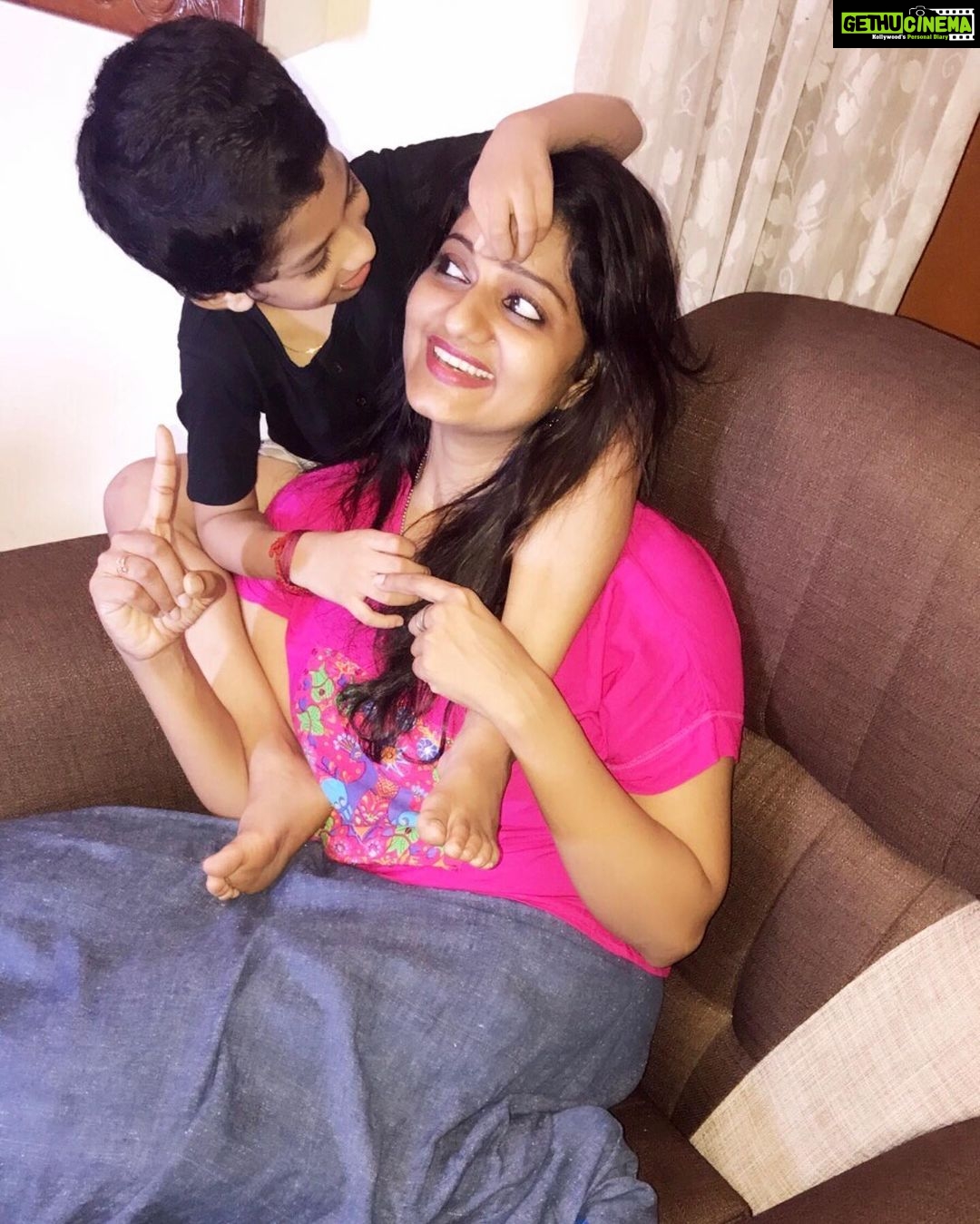 Priyanka Nair Instagram - Pure love❤️🤗🥰 #kidslove#happymoment#naughtyboom#appu Home