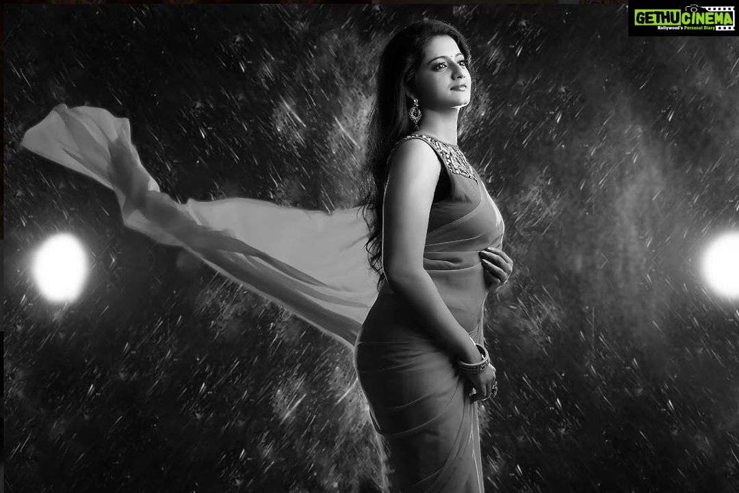 Priyanka Nair Instagram - βColour is everything, black and white is moreβ π€π€π€π€π€π€π€π€π€π€π€ Photography- @arshalphotography MUA- @shalugeorge91 Styling - @stephy_zaviour #blackandwhitephotography#blackandwhite#happiness#actor#photoshoot#selflove#priyankanair#bollywood#kollywood#tollywood#malluwood#southindiancinema#instaday#instapic#instatime