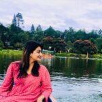 Priyanka Nair Instagram - “The secret of happiness is not found in seeking more,but in developing the capacity to enjoy less” #yercauddiaries#shootingdays#lake#naturelove 🖤 Yercaud Lake