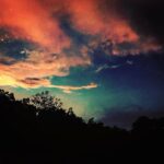 Priyanka Nair Instagram - Sky after sunset 🌟🌙 🌟 🌟 🌟 🌟 #sky#crescentmoon#venus#star#colour#colourcloud#astro#astrophotography#evening#skywatching