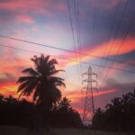 Priyanka Nair Instagram - ഒരു പാലക്കാടൻ സായാഹ്നം #throwback#eveningsky