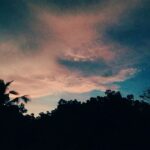 Priyanka Nair Instagram - Sky after sunset 🌟🌙 🌟 🌟 🌟 🌟 #sky#crescentmoon#venus#star#colour#colourcloud#astro#astrophotography#evening#skywatching