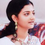 Priyanka Nair Instagram – സാരി എന്നും ഒരു വീക്ക്നസ് ആയിരുന്നു🖤♥️🖤♥️🖤♥️🖤♥️🖤♥️🖤♥️🖤#Pics During college days in amma’s sarees😍😍
🖤
♥️
🖤
♥️
#saree#nostalgia#collegedays#marivanioscollege#physics#department#trivandrum#festival#priyankanair#actress#southindianactress#malluactress#