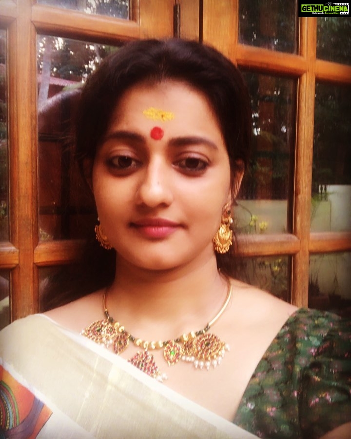 Priyanka Nair Instagram - എല്ലാ പ്രിയപ്പെട്ടവർക്കും സന്തോഷവും സുരക്ഷിതവുമായ വിഷു ആശംസകൾ 🙏 Wishing you all a Happy Vishu and Tamil New Year😍😍#Staysafe #stayhome #vishu#tamilputhandu