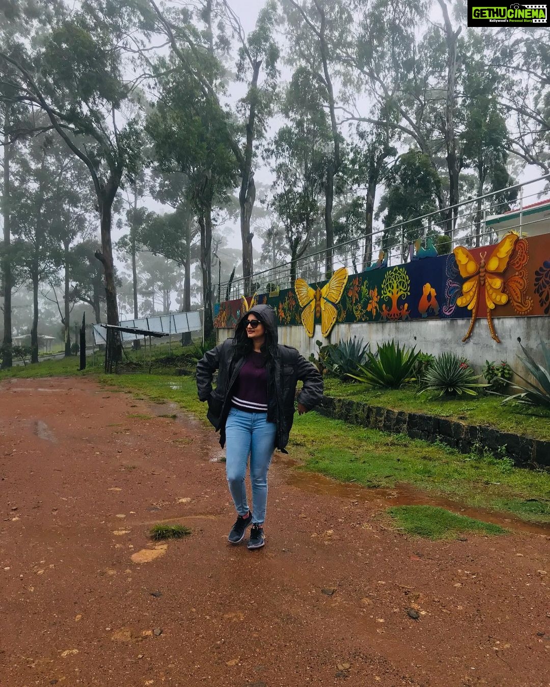 Priyanka Nair Instagram - Go where you feel most alive 🍀#Yercaud#shootingdiaries#naturelove Yercaud Hill Station
