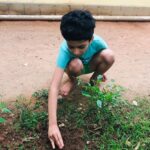 Priyanka Nair Instagram – വീട്ടിലെ അപ്പു എന്ന അവധിക്കാല കുട്ടികൃഷിക്കാരൻ ,സ്വന്തമായൊരു പച്ചക്കറിത്തോട്ടത്തിനായുള്ള കടുത്ത ശ്രമത്തിൽ 😃😃😍😍😍😍
#lockdowndays#appusquarentinedays#preparingseedbeds#sowingtheseeds#vegitablegarden#stayhome#staysafe#dosomethingyouloveandyoullneverworkadayinyourlife Home