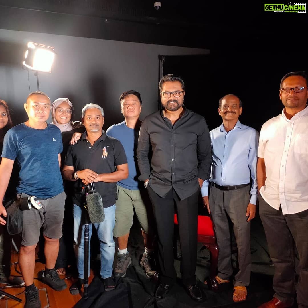 R. Sarathkumar Instagram - Shooting crew for Vasantham TV Singapore on pioneers of Singapore and as my grandfather was a leading businessman and philanthropist I was invited for a talk