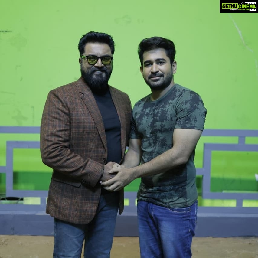 R. Sarathkumar Instagram - First day shoot at Saleem 2 ( mazhai pidikatha manithan) an interesting story. Joining the team of Vijay Antony ,Director Vijay Milton Producer Kamal Bohra for Infinity Film Ventures at Thamira Studios even at a time when the welcome rain scares the city #vijayantony #vijaymilton