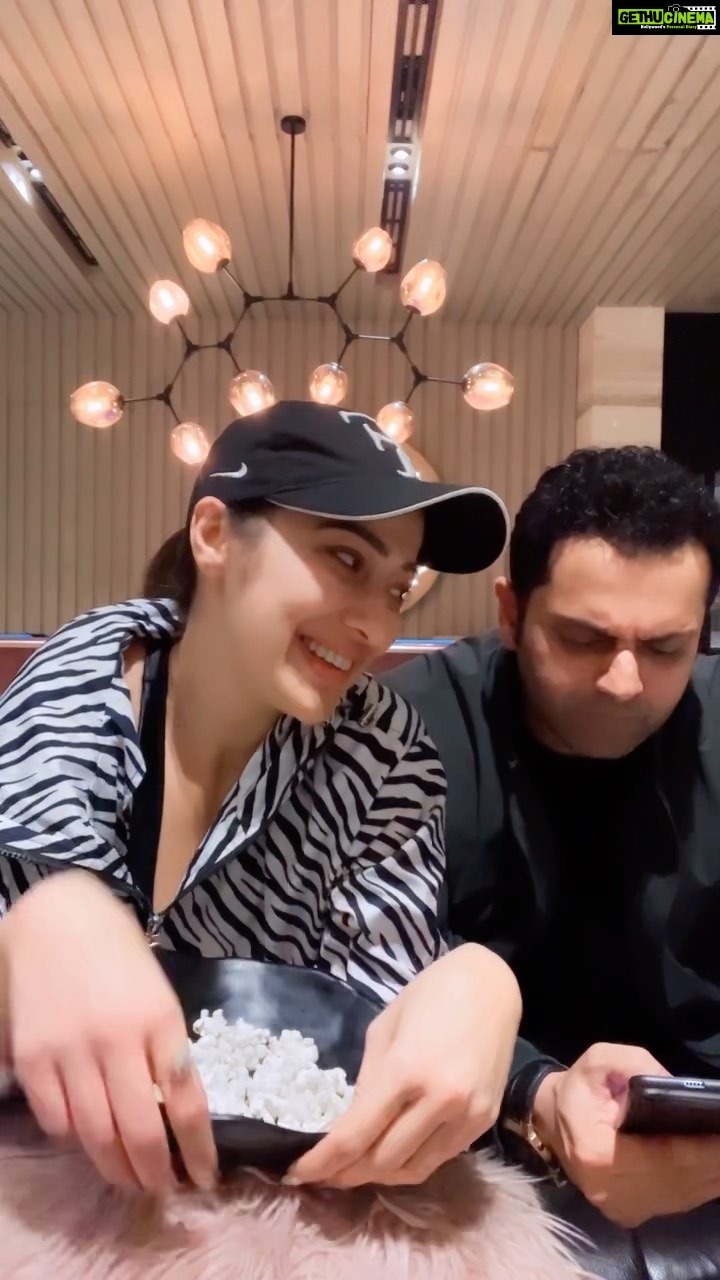 Raai Laxmi Instagram - Dear friends good ppl are not dead in this world yet … 😋 They’re Just sitting at home 🤣😋 Hindi version ⬇️ (Doston achaai Abhi duniya mai maree nahi hai… Bus ghar par baithi hai🤣) @sohelllllllllll Samjha ? 🤪 #reelkarofeelkaro #reels #trending #covidtimes #covidminds #funnyvideos #liveandlaugh #partnerincrime #pagalpanti #madness #muchlove ❤️#RLReels ❤️