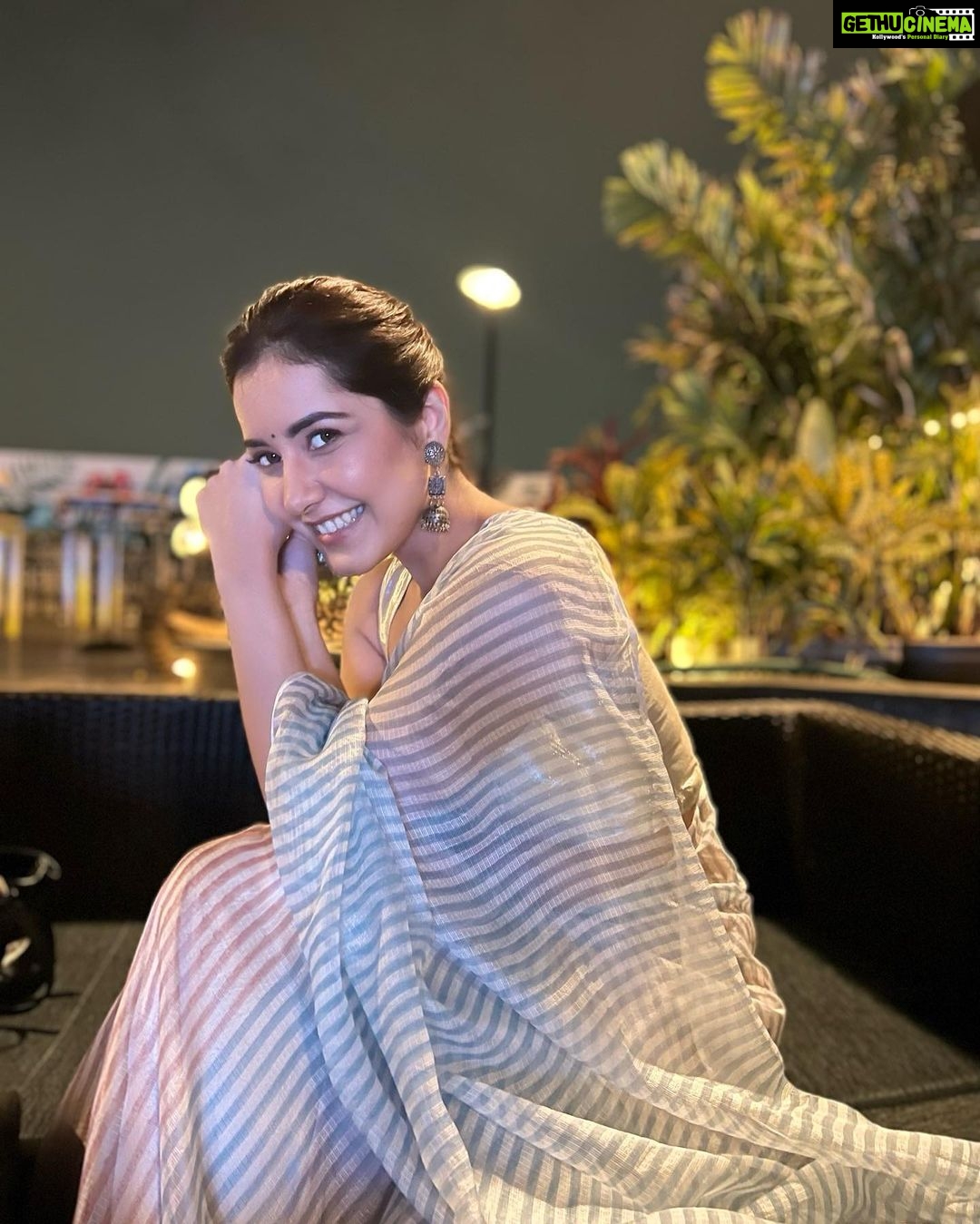 Raashi Khanna Instagram - So grateful for the things that worked out, and even more grateful for the things that didn’t. 💙 #gratitude