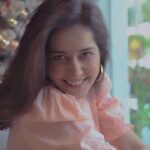 Raashi Khanna Instagram - Made any resolutions yet? Plan to stick to them? I mostly do 🤪😬