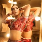 Raashi Khanna Instagram - श्रृंगार 💫