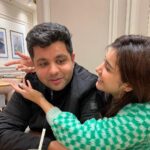 Raashi Khanna Instagram - Always going to squish your cheeks! 👀🤪 Love you hon @khannaraunaq ♥️