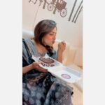 Rachita Ram Instagram - Thank you @sapnajairao for sending me this mouth watering #cake!🤗 It was an absolutely #bonafidebake! ♥️ @krishna_ajai_rao