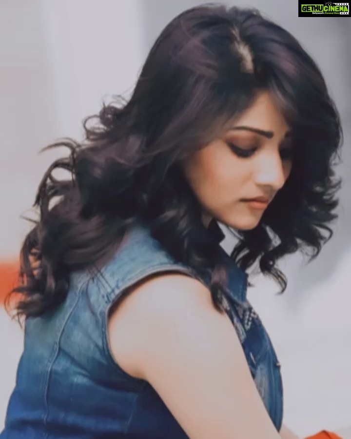 Rachita Ram Instagram - Sometimes, a bit of color is all that is needed for a perfect picture.♥️ . . . . 📸 @manz_fotography