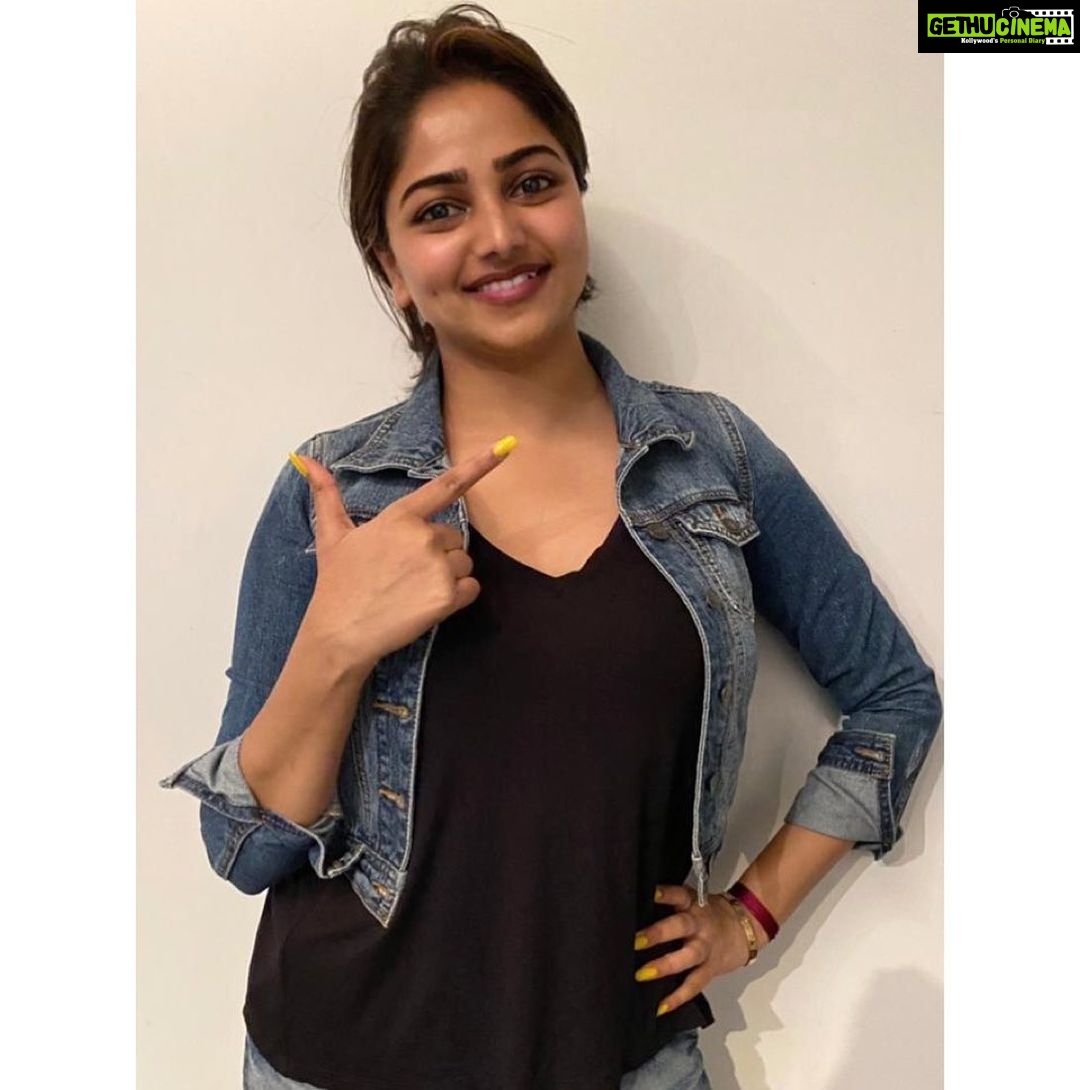 Rachita Ram Instagram - I know several asthmatics who lead extremely busy lives, and I cannot imagine what it would be like to live under the constant fear of an asthma attack. Inhalers can help Asthmatics eliminate these fears and lead an active lifestyle. I would do anything possible to help Asthmatics overcome this fear, as I believe that everyone should have the right to breathe freely . I #SayYesToInhalers and I want to help asthmatics do the same. By sharing this, I am doing my part in creating awareness and eliminating the stigma attached to Inhalers Spread the word and support the movement #SayYesToInhalers @breathefreeworld I’m nominating @puneethrajkumar.official @dhruva_sarjaa @krushna30 to spread the word about inhalers @breathefreeworld Follow these simple steps to participate: 1. Share a photo of yourself doing a tick mark gesture with your right hand. 2. Tell us why you support this cause in your caption (optional) 3. Nominate your three friends 4. Tag @breathefreeworld and use the hashtag #SayYesToInhalers