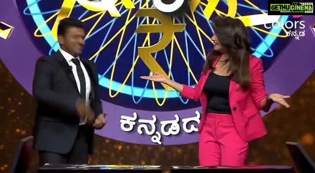 Rachita Ram - 264.8K Likes - ಬಾಳ ದಾರಿಯಲ್ಲಿ ಜಾರಿಹೋದ 'ಸೂರ್ಯ'.
ಮತ್ತೆಂದೂ ಬಾರದ ಈ ದಿನಗಳು ಇನ್ನುಮುಂದೆ ನೆನಪು ಮಾತ್ರ. ಕರುನಾಡಿನ ಕೋಟಿ ಅಭಿಮಾನಿಗಳ ಅಧಿಪತಿಗೆ ಪ್ರಶ್ನೆ ಕೇಳಲು ಸಿಕ್ಕ ಅವಕಾಶ. ಇನ್ನಷ್ಟು ಮಾತಾಡುವ ಮೊದಲೇ ಹೀಗೆಕೆ ಖುರ್ಚಿಯಿಂದ ಎದ್ದು ಹೋದಿರಿ..
ಮಾತುಗಳು ಸಾಕಷ್ಟು ಬಾಕಿ ಉಳಿದಿವೆ.
ಈಗಲೂ ಹೇಳುವುದಿಷ್ಟೇ... ನಿಮಗೆ ಪ್ರೀತಿಯನ್ನಷ್ಟೇ ಕೋಡೋದಕ್ಕೆ ಸಾಧ್ಯ ನಮಗೆ.
#missyouappusir😔
ನಮ್ಮನ್ನು ಬಿಟ್ಟು ಹೋದವರೆಲ್ಲಾ ನಕ್ಷತ್ರಗಳಾಗ್ತಾರಂತೆ, ಯಾವುದೋ ನಕ್ಷತ್ರ ದೊಳಗೆ ಕೂತು ನಮ್ಮನ್ನೆಲ್ಲಾ ನೋಡ್ತಿರೋ ಅಪ್ಪು ಸರ್... ನೀವು ಯಾವತ್ತಿಗೂ ನಮ್ಮ ಅಭಿಮಾನದ ರಾಜಕುಮಾರ🙏
@puneethrajkumar.official sir 🙏🏻