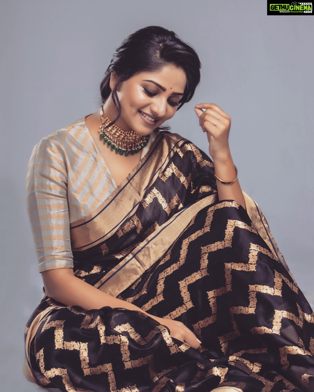 Rachita Ram Instagram - 🖤✨ Styling @tejukranthi Outfit @raw_mango Jewellery @amrapalijewels Makeup @mohanrao931 Hari @makeover_by_paramesh Photography @chethanbasavaraju