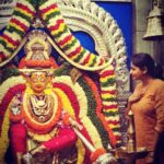 Rachita Ram Instagram - It feels good to take the blessings of Mahakali during the time of Navaratri.🙏🏻 May Maa Durga bless you all☺️✨ #bandimahakaalamma #happynavaratritoall🙏
