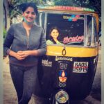 Rachita Ram Instagram – “ಅಭಿಮಾನಿಗಳೇ ದೇವ್ರು” ಎಂದ ಅಣ್ಣಾವ್ರ ಮಾತು ಅಕ್ಷರಶಃ ಸತ್ಯ, ಪ್ರತಿದಿನ ಎಷ್ಟೋ ಅಭಿಮಾನಿಗಳು ಸೋಷಿಯಲ್ ಮೀಡಿಯಾದ ಮುಖಾಂತರ ಅಭಿಮಾನವನ್ನ ವ್ಯಕ್ತ ಪಡಿಸ್ತಾರೆ ತುಂಬಾ ಸಂತೋಷ ಆಗುತ್ತೆ. ಆದ್ರೇ ಇವತ್ ಬೆಳಿಗ್ಗೆ ಅಮ್ಮ ಬಂದು “ರಚ್ಚು ಬೆಳಿಗ್ಬೆಳಿಗ್ಗೆನೇ ಯಾರೋ ಮನೆ ಮುಂದೆ ಕಾಯ್ತಿದಾರೆ ನೋಡು ಅಂದ್ರು”, ನಾನು ಹೊರಗಡೆ ಬಂದು ನೋಡ್ದೇ ಒಂದು ಆಟೋ ಪಕ್ಕ ಮೂರು ಜನ ನಮ್ಮ ಮನೆಯ ಕಡೆ ಮುಖ ಮಾಡಿ ನಿಂತಿದ್ರು ನನ್ನ ನೋಡ್ತಿದ್ದ ಹಾಗೆ ತುಂಬಾ ಎಕ್ಸೈಟ್ ಆದ್ರು, ಅವರ ಬಳಿ ಹೋಗ್ತಿದ್ದ ಹಾಗೆ ನನ್ನ ಒಂದು ಮಾತು ಆಡಕ್ಕೂ ಬಿಡ್ದೇ “ಮೇಡಂ ನಾವ್ ನಿಮ್ ದೊಡ್ ಅಭಿಮಾನಿ ಮೇಡಂ ನನ್ ಆಟೋ ಮೇಲ್ 1st ಫೋಟೋ ನಿಮ್ದೇ ಇರ್ಬೇಕು ಮೇಡಂ” ಎಂದು ಗಿಫ್ಟ್ ವ್ರಾಪರ್ ಒಪೆನ್ ಮಾಡ್ಸಿ ನನ್ನ ಫೋಟೋನ ಆಟೋ ಮೇಲೆ ಅಂಟಿಸಿ ನನ್ನ ಆಟೋಗ್ರಾಫ್ ತೆಗೆದುಕೊಂಡು, ಅವರ ನೆಚ್ಚಿನ ಆಟೋ ಜೊತೆ ನನ್ನ ಫೋಟೋ ಕ್ಲಿಕ್ಕಿಸಿ ತಾವೂ ಸೆಲ್ಫಿ ತೆಗೆದುಕೊಂಡು ಹೊರಡಲು ಮುಂದಾದರು; ನಿಜಕ್ಕೂ ಭಾವುಕನಾದೆ. ಹೆಸರು ಕೇಳಬೇಕು ಎನ್ನುವಷ್ಟರಲ್ಲಿ ತುಂಬಾ ಉತ್ಸಾಹಿಕನಾಗಿ ನಗುತ್ತಲೇ ಹೊರಟೇ ಬಿಟ್ಟರು. ತಮ್ಮ ಹೆಸರು, ಊರು ಯಾವುದೂ ಹೇಳದೆ ಕೇವಲ ತಮ್ಮ ಕಾರ್ಯ ವೈಖರಿ; ನನ್ನ ಮೇಲಿನ ಅಭಿಮಾನವನ್ನ ವ್ಯಕ್ತಪಡಿಸಿದ ಅಭಿಮಾನಿಗಳಿಗೆ ಸದಾ ಚಿರಋಣಿ❤️🙏 ನಿಮ್ಮ ಪ್ರೀತಿಯ ಆಟೋ ನಿಮ್ಮ ಜೀವನದ ಪಯಣವನ್ನ ಸುಖಕರವಾಗಿರಿಸಲಿ ಅಂತ ದೇವರಲ್ಲಿ ಬೇಡ್ಕೋತೀನಿ❤️🙏

ನನ್ನ ಕಲಾಬದುಕಿಗೆ ಜೀವ ಕೊಟ್ಟವರು ಅಭಿಮಾನಿಗಳು.
ಅಭಿಮಾನಿಗಳ ಹೃದಯ ಶ್ರೀಮಂತಿಕೆಯ ಮುಂದೆ ಬೇರೆಲ್ಲ ಶೂನ್ಯ ನಿಮ್ಮ ಪ್ರೀತಿ ಅಭಿಮಾನ ಸದಾ ಹೀಗೆ ಇರಲಿ🙏
ಭಾವುಕಳಾದ ಕ್ಷಣದಲ್ಲಿ ಅವರ ಹೆಸರು ವಿವರ ತೆಗೆದುಕೊಳ್ಳಲಾಗಲಿಲ್ಲ, ದಯವಿಟ್ಟು ಈ  ಪೋಸ್ಟ್ ನೋಡಿದ ಕೂಡಲೇ ನೀವು ಈ ಫೋಟೋವನ್ನ ನಿಮ್ಮ instagram account ನಲ್ಲಿ ಹಾಕಿ ನನ್ನನ್ನ tag ಮಾಡಿ. ನಾನು repost ಮಾಡುತ್ತೆನೆ ಜೊತೆಗೆ ನಿಮ್ಮ ಹೆಸರು ತಿಳಿದುಕೊಳ್ಳಬೇಕೆಂಬ ಆಸಕ್ತಿ ನನಗಿದೆ. 

ನಿಮ್ಮ,
ರಚಿತಾ ರಾಮ್