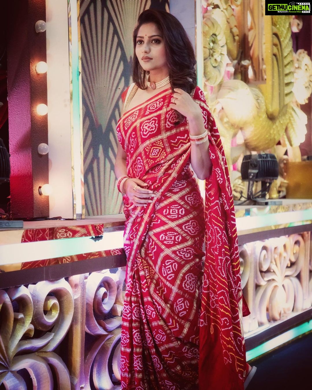Rachita Ram Instagram - Majabharatha✨ Styling @tejukranthi Assisted by @rajeshputtaiah Outfit @swapnareddy_apr_9449 Jewellery @bcos_its_silver H&M @paramesh_kammari & @mohanrao931 Photography @mayarthaproductions