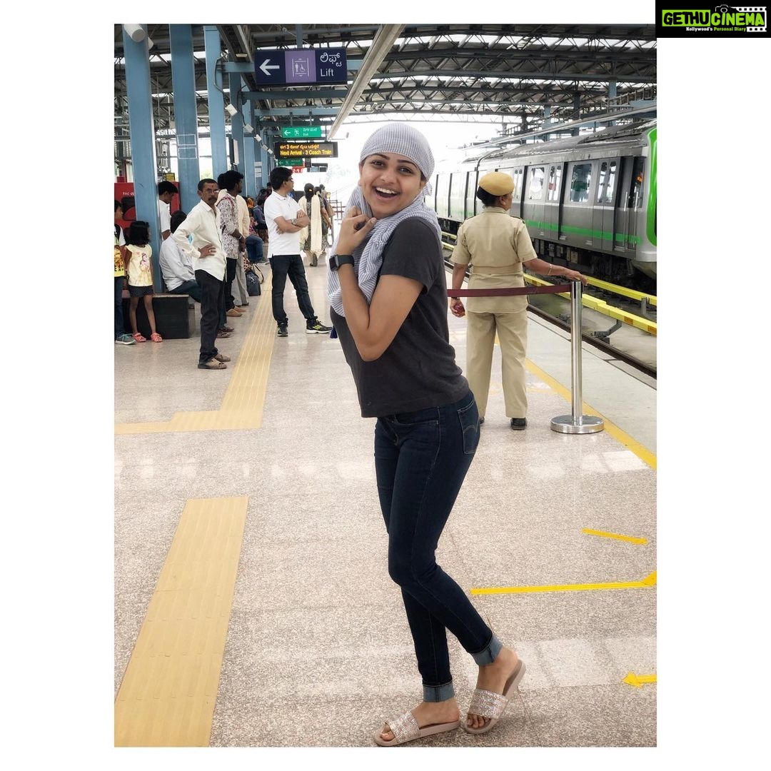 Rachita Ram Instagram - Namma Bengaluru Namma Metro 🚊 Thanks to @tejukranthi for taking me on my dream ride🤗♥️ #proudbangalorean #nammametro