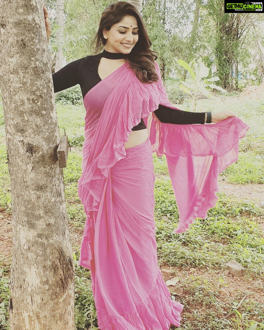 Rachita Ram Instagram - Majabharatha✨ Saree @suta_bombay Styling by @tejukranthi Assisted by @rajeshputtaiah Makeup @mohanrao931 Hair @kammarishivarajchary