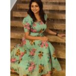 Rachita Ram Instagram - 🌸 Outfit @takshativastra Styling @tejukranthi Assisted by @rajeshputtaiah H&M @paramesh_kammari & @mohanrao931