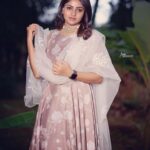 Rachita Ram Instagram - Majabharatha✨ Styled by @tejaswinikranthistylefiles Assisted by @shashwatichandrashekar Outfit by @shlokasudhakar Accessories by @antegrasilver Makeup by @mohanrao931 Hairstyle by @kammarishivarajchary PC: @rock_panni_